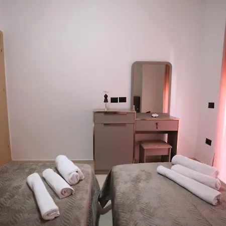 Enmar Promenade 아파트 Sarandë
